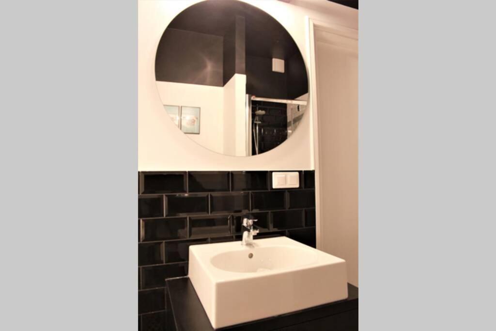 Unique Brick 5 - Old Town & Market Square Apartment Krakow Ngoại thất bức ảnh